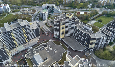 30.04.2021 - Marx-Zentrum und Karl-Marx-Ring 52-62 und Studentenwohnheim in Neuperlach