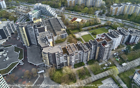 30.04.2021 - Marx-Zentrum und Karl-Marx-Ring 52-62 und Studentenwohnheim in Neuperlach