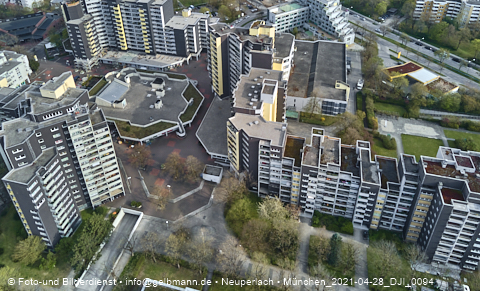 30.04.2021 - Marx-Zentrum und Karl-Marx-Ring 52-62 und Studentenwohnheim in Neuperlach