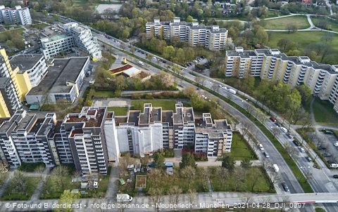 30.04.2021 - Marx-Zentrum und Karl-Marx-Ring 52-62 und Studentenwohnheim in Neuperlach