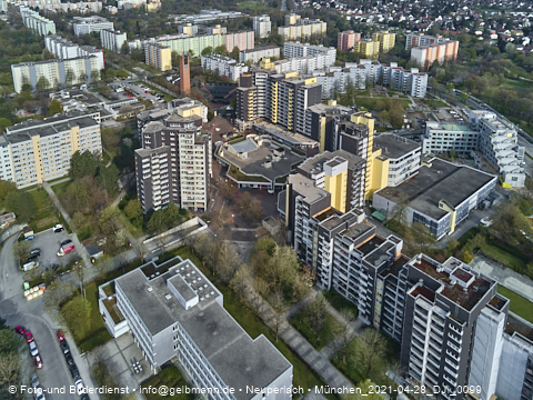 30.04.2021 - Marx-Zentrum und Karl-Marx-Ring 52-62 und Studentenwohnheim in Neuperlach