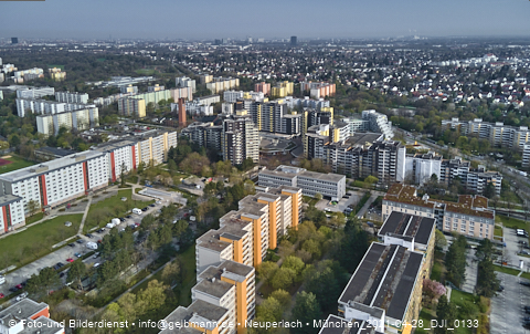 30.04.2021 - Marx-Zentrum und Karl-Marx-Ring 52-62 und Studentenwohnheim in Neuperlach