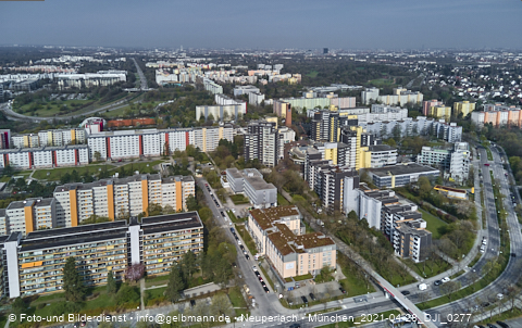 30.04.2021 - Marx-Zentrum und Karl-Marx-Ring 52-62 und Studentenwohnheim in Neuperlach