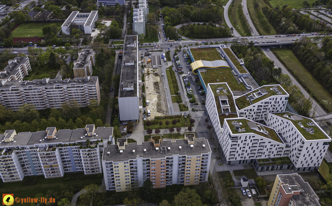 04.05.2021 - Baustelle im Plettzentrum zur Montessori-Schule Neuperlach