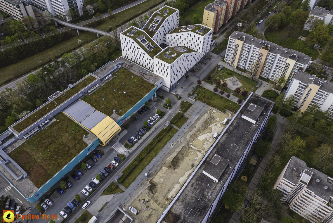 04.05.2021 - Baustelle im Plettzentrum zur Montessori-Schule Neuperlach