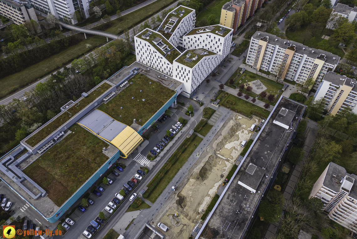 04.05.2021 - Baustelle im Plettzentrum zur Montessori-Schule Neuperlach