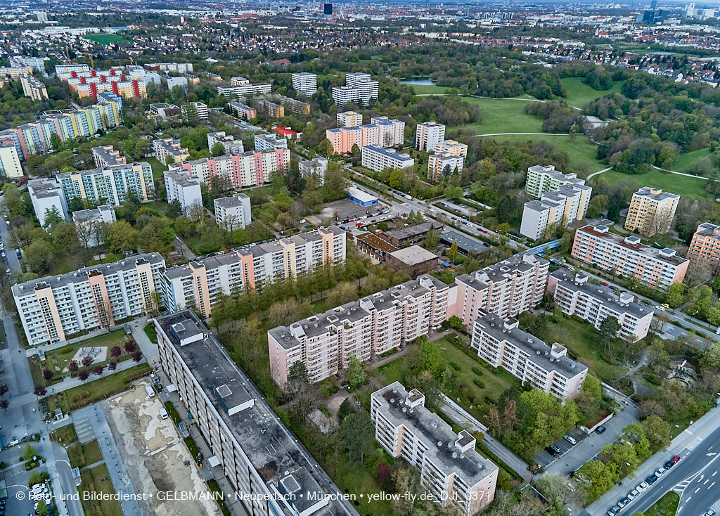 04.05.2021 - Quiddestrasse - Ecke Albert-Schweitzer-Strasse-in-Neuperlach