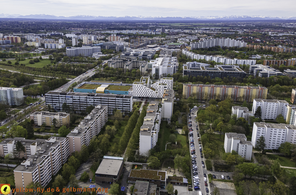 04.05.2021 - Plettzentrum mit Neubau Montessori Schule und Wohnring Neuperlach
