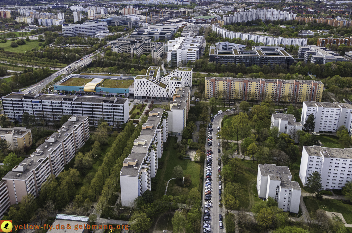 04.05.2021 - Plettzentrum mit Neubau Montessori Schule und Wohnring Neuperlach