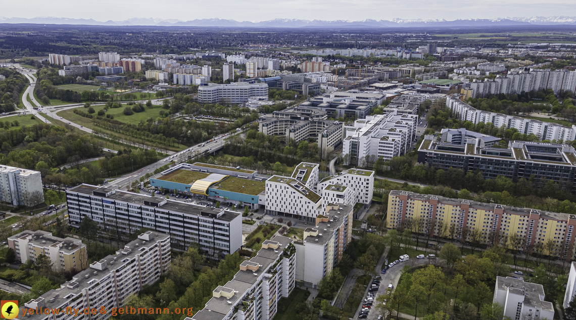 04.05.2021 - Plettzentrum mit Neubau Montessori Schule und Wohnring Neuperlach