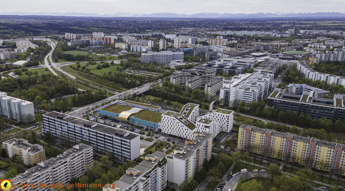 04.05.2021 - Plettzentrum mit Neubau Montessori Schule und Wohnring Neuperlach