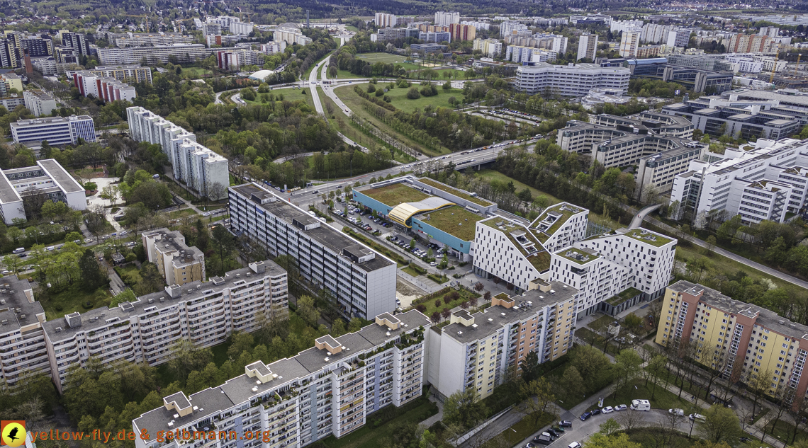 04.05.2021 - Plettzentrum mit Neubau Montessori Schule und Wohnring Neuperlach