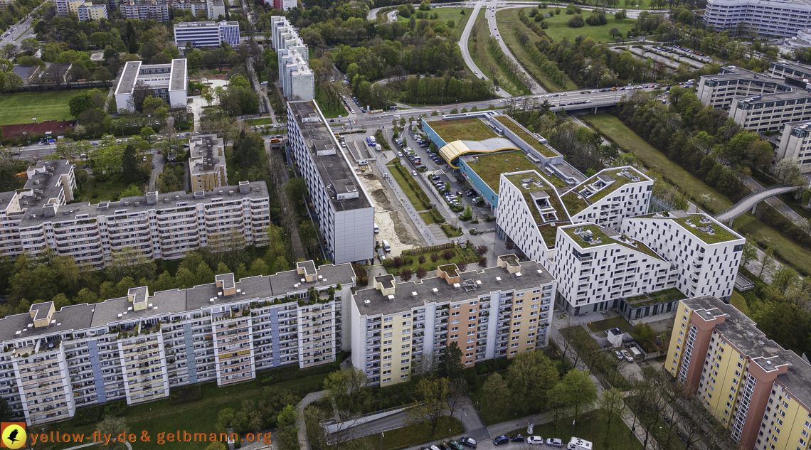 04.05.2021 - Plettzentrum mit Neubau Montessori Schule und Wohnring Neuperlach