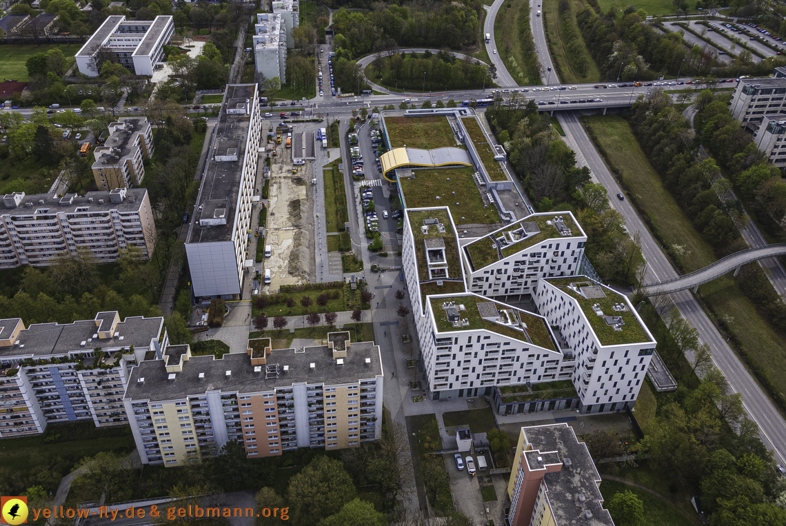 04.05.2021 - Plettzentrum mit Neubau Montessori Schule und Wohnring Neuperlach