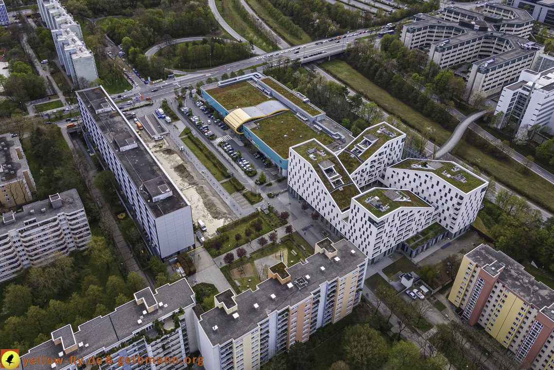 04.05.2021 - Plettzentrum mit Neubau Montessori Schule und Wohnring Neuperlach