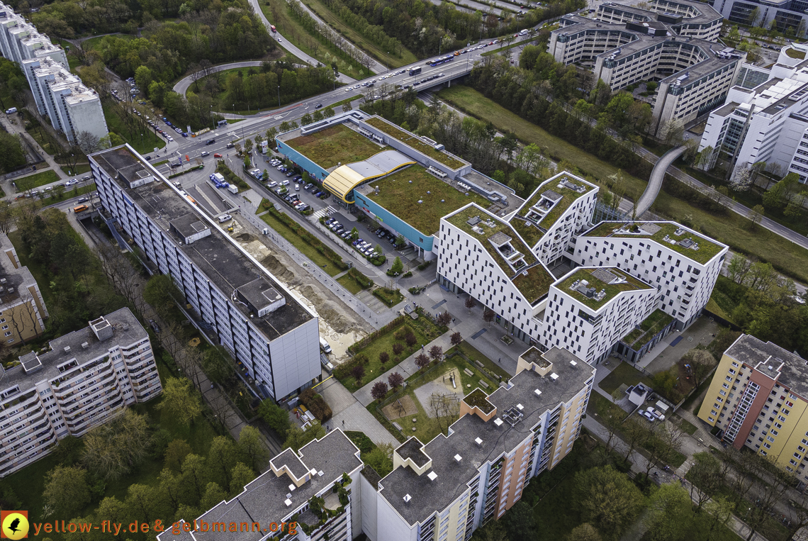 04.05.2021 - Plettzentrum mit Neubau Montessori Schule und Wohnring Neuperlach