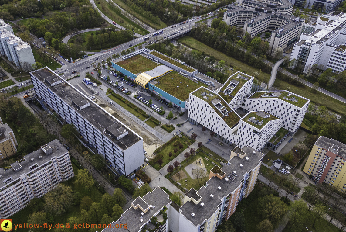 04.05.2021 - Plettzentrum mit Neubau Montessori Schule und Wohnring Neuperlach