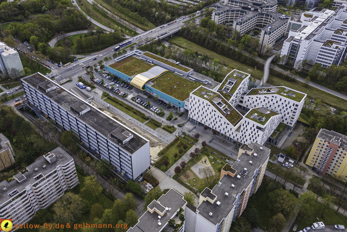 04.05.2021 - Plettzentrum mit Neubau Montessori Schule und Wohnring Neuperlach