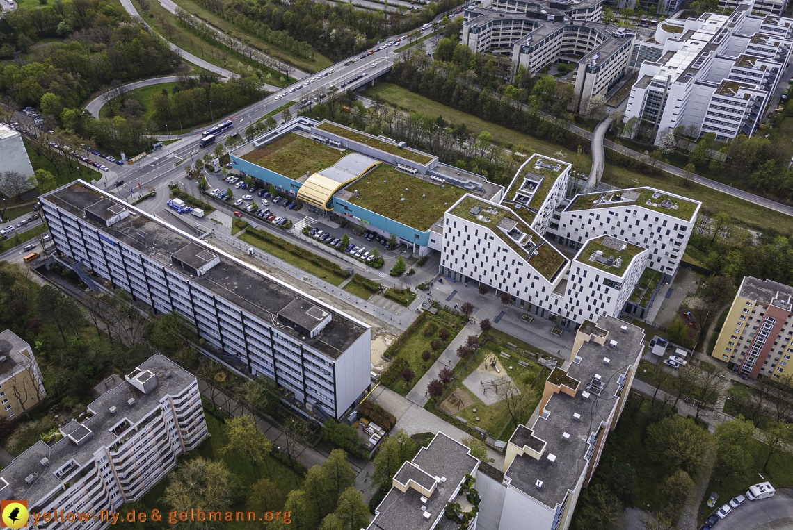 04.05.2021 - Plettzentrum mit Neubau Montessori Schule und Wohnring Neuperlach