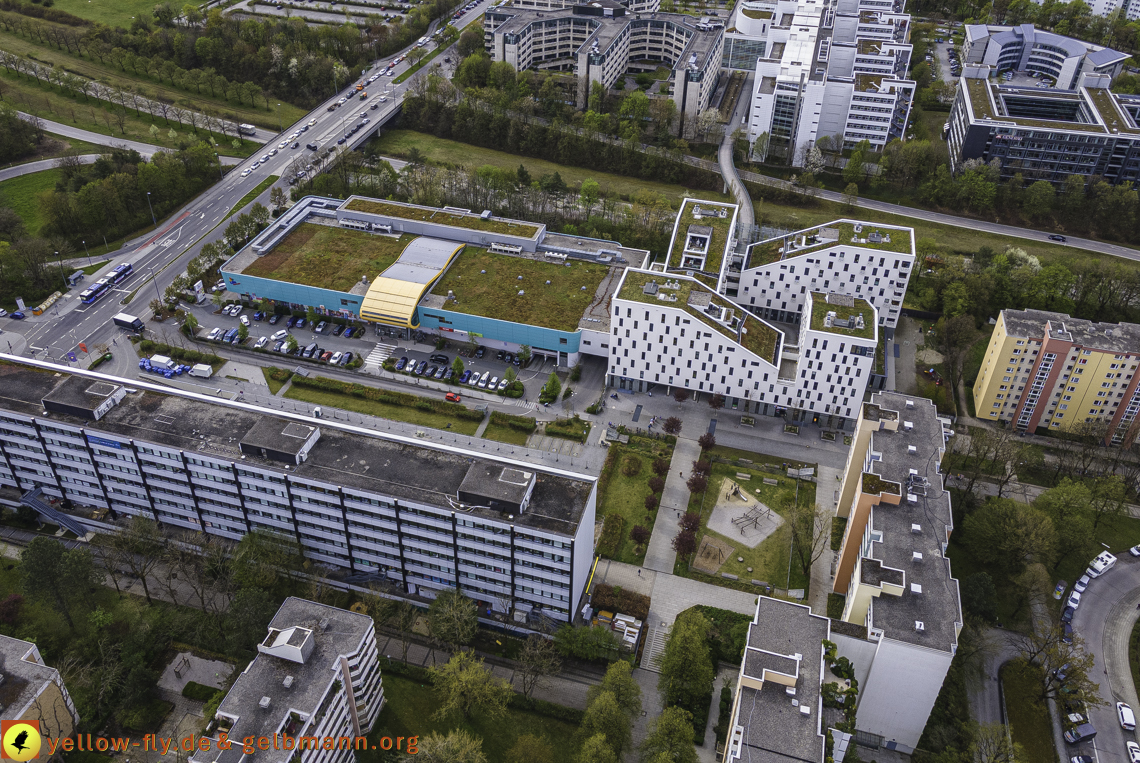 04.05.2021 - Plettzentrum mit Neubau Montessori Schule und Wohnring Neuperlach