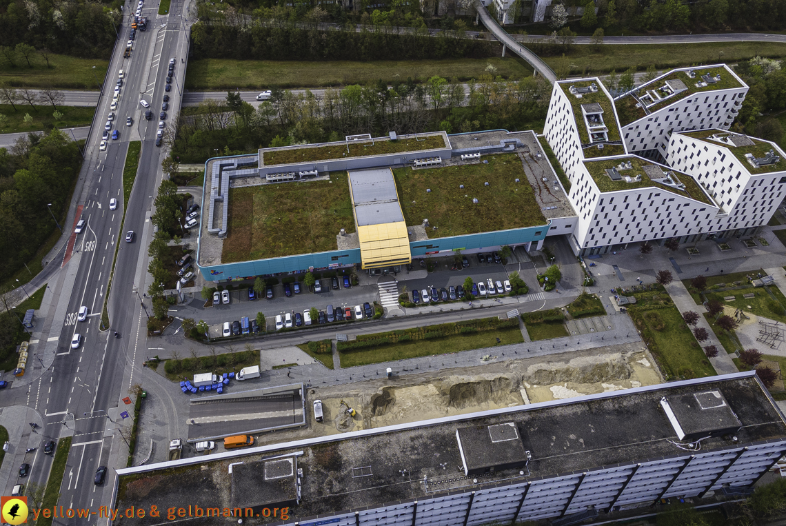 04.05.2021 - Plettzentrum mit Neubau Montessori Schule und Wohnring Neuperlach