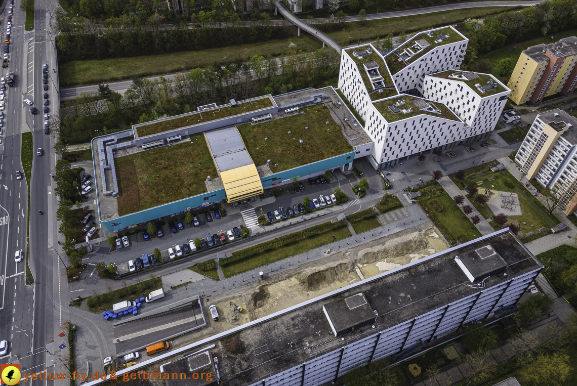 04.05.2021 - Plettzentrum mit Neubau Montessori Schule und Wohnring Neuperlach