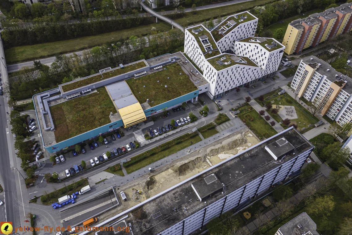 04.05.2021 - Plettzentrum mit Neubau Montessori Schule und Wohnring Neuperlach