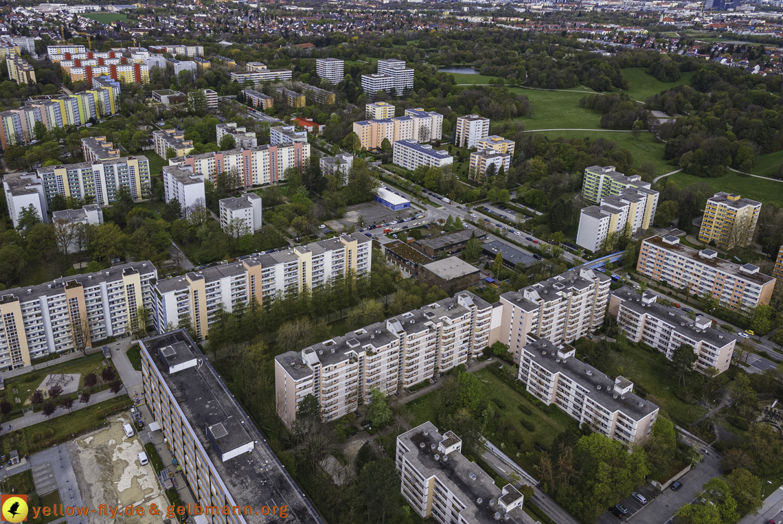 04.05.2021 - Plettzentrum mit Neubau Montessori Schule und Wohnring Neuperlach