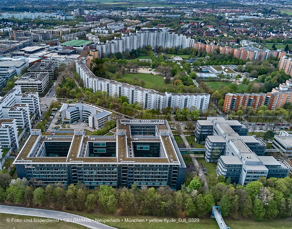 04.05.2021 - Wohnring und Versicherungsgebäude in Neuperlach