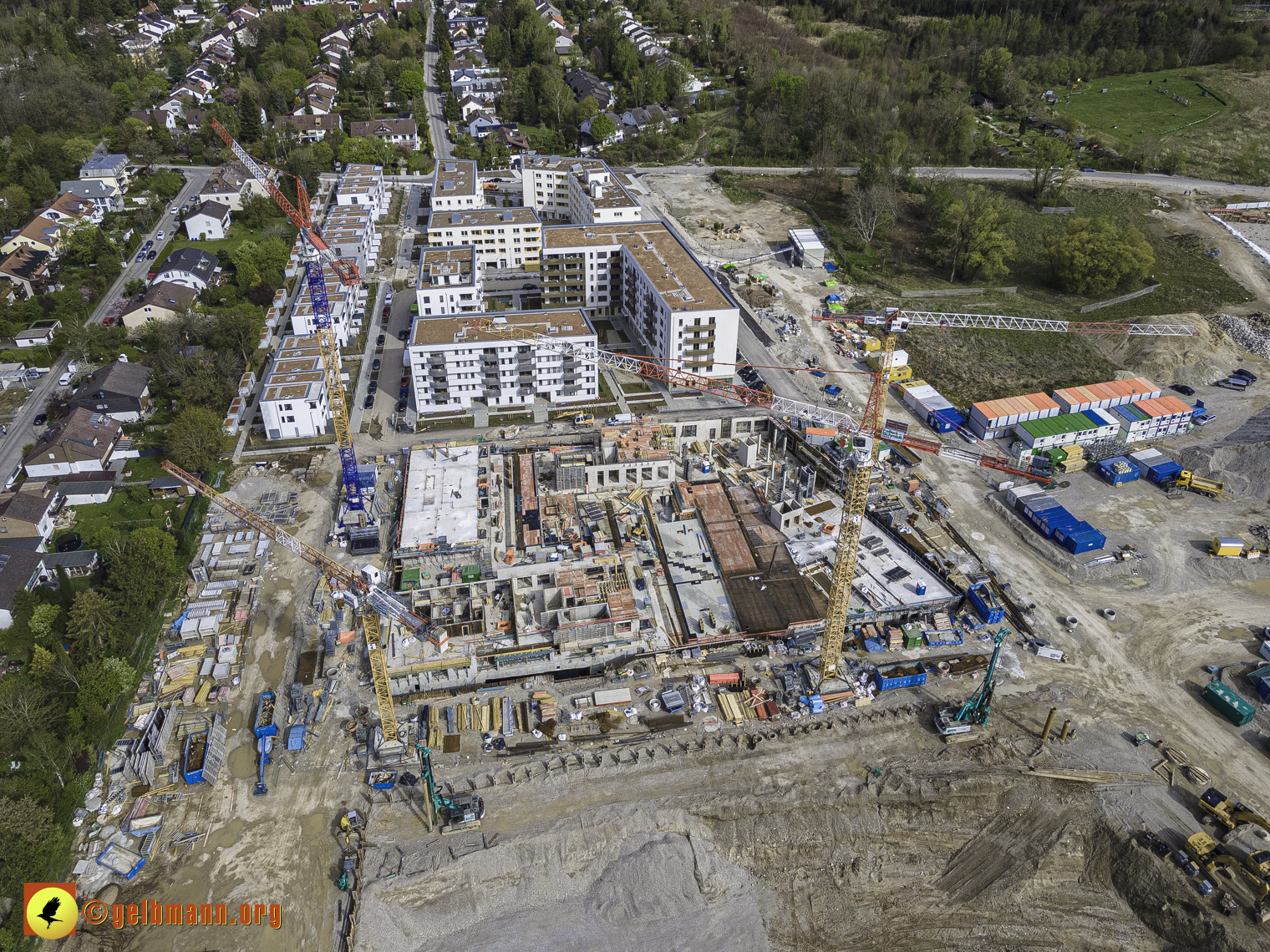 08.05.2021 - Luftbilder der Baustelle Alexisquart und Pandion Verde in Neuperlach