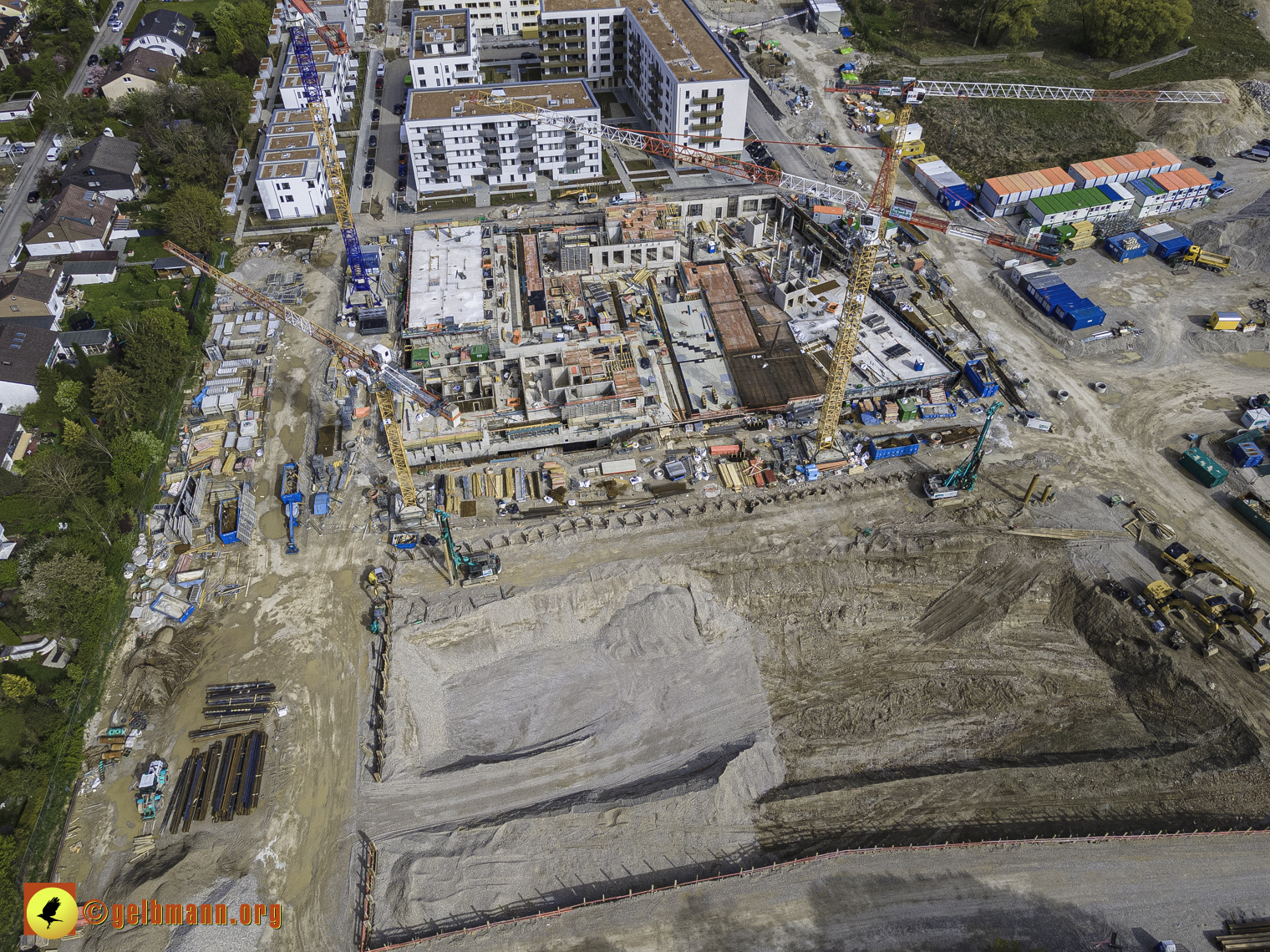 08.05.2021 - Luftbilder der Baustelle Alexisquart und Pandion Verde in Neuperlach