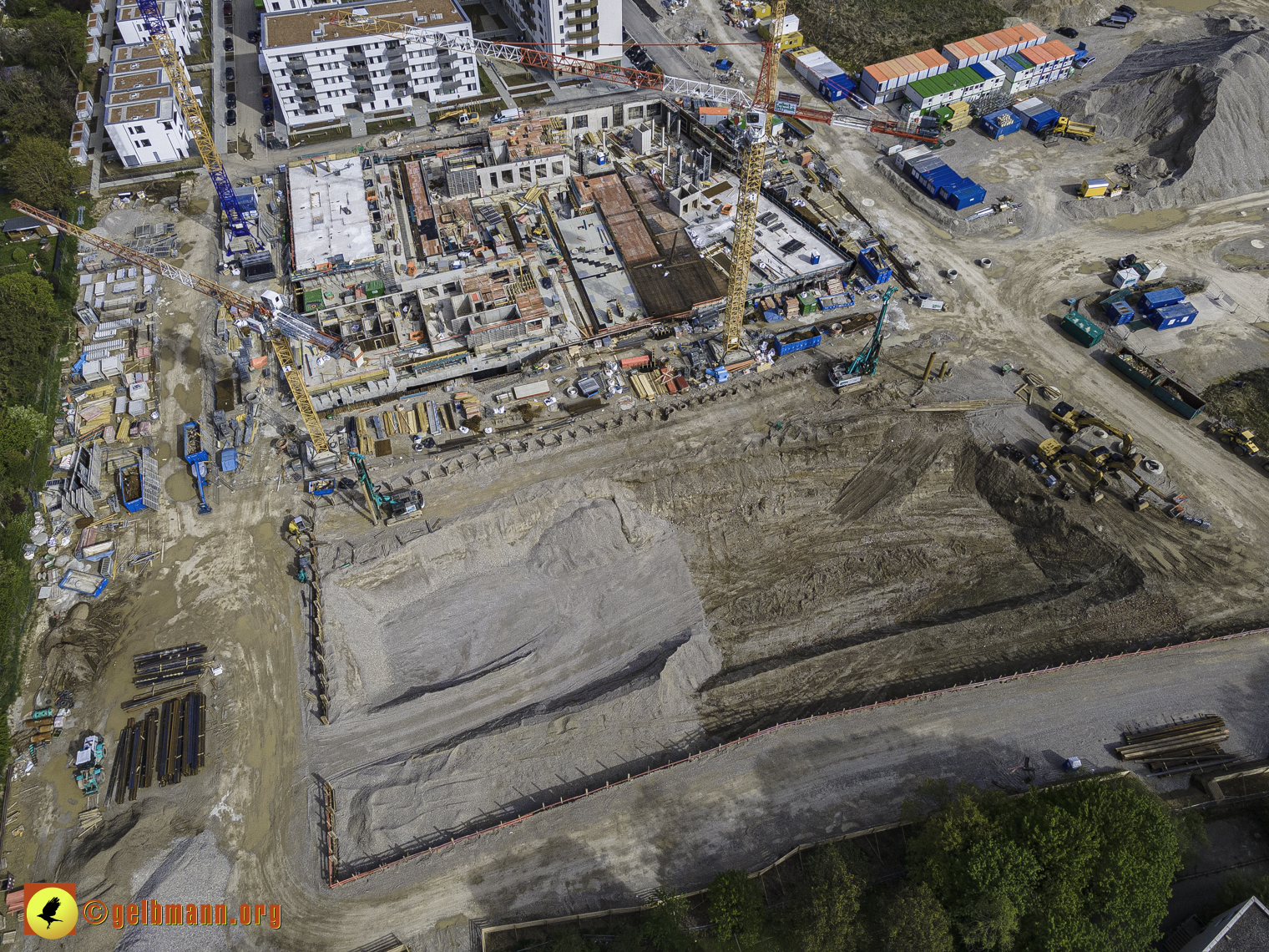 08.05.2021 - Luftbilder der Baustelle Alexisquart und Pandion Verde in Neuperlach