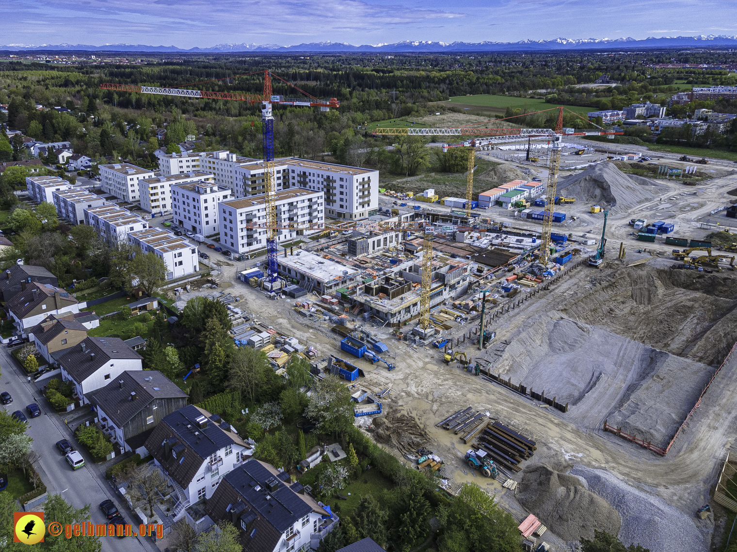 08.05.2021 - Luftbilder der Baustelle Alexisquart und Pandion Verde in Neuperlach