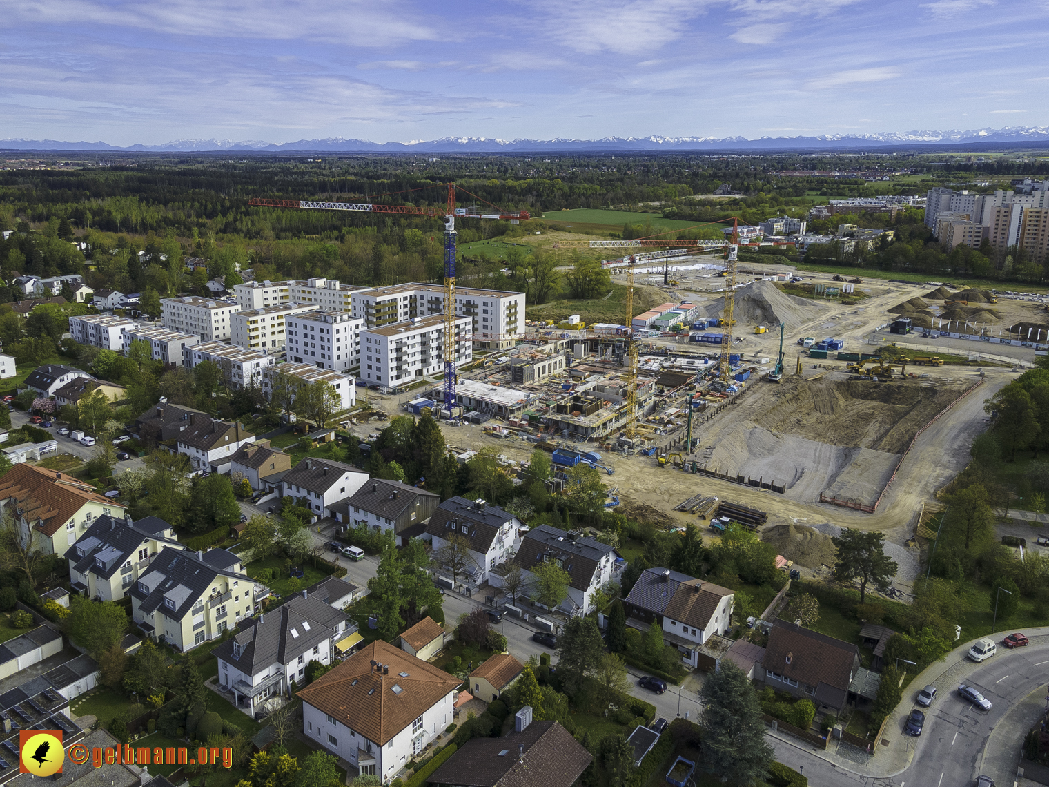 08.05.2021 - Luftbilder der Baustelle Alexisquart und Pandion Verde in Neuperlach