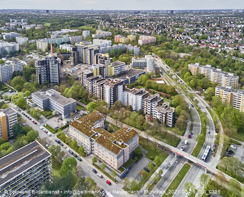 08.05.2021 - Marx-Zentrum und Karl-Marx-Ring 52-62 und Studentenwohnheim in Neuperlach