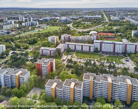 08.05.2021 - Marx-Zentrum und Karl-Marx-Ring 52-62 und Studentenwohnheim in Neuperlach