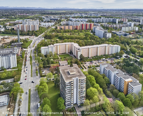 08.05.2021 - Marx-Zentrum und Karl-Marx-Ring 52-62 und Studentenwohnheim in Neuperlach