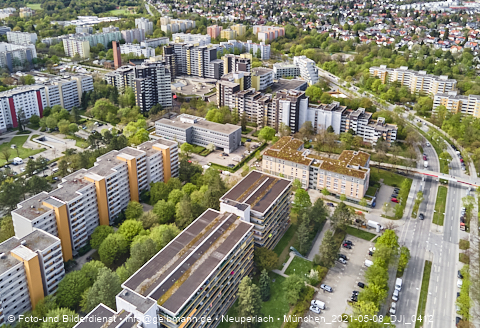 08.05.2021 - Marx-Zentrum und Karl-Marx-Ring 52-62 und Studentenwohnheim in Neuperlach
