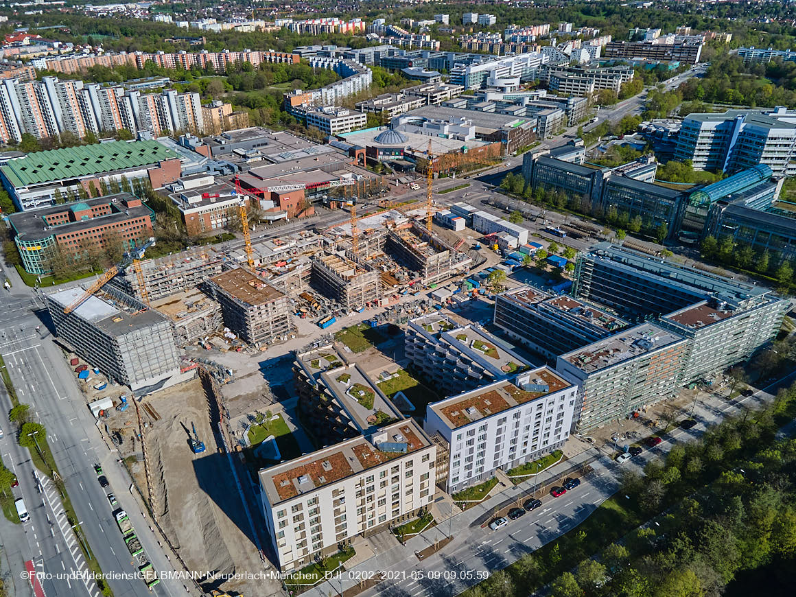 14.05.2021 - Luftaufnahmen vom Perlach Plaza mit Loge No.1 und Loge No.2 in Neuperlach