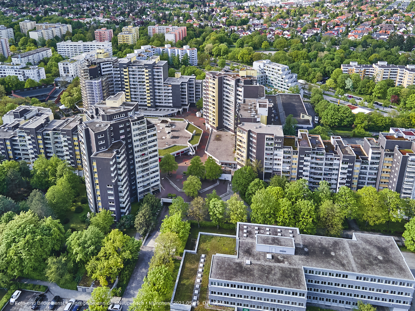 19.05.2021 - Großsanierung im Marx-Zentrum und kleine Sanierung am Karl-Marx-Ring 52-62
