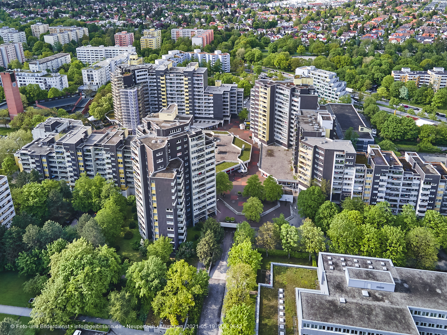 19.05.2021 - Großsanierung im Marx-Zentrum und kleine Sanierung am Karl-Marx-Ring 52-62