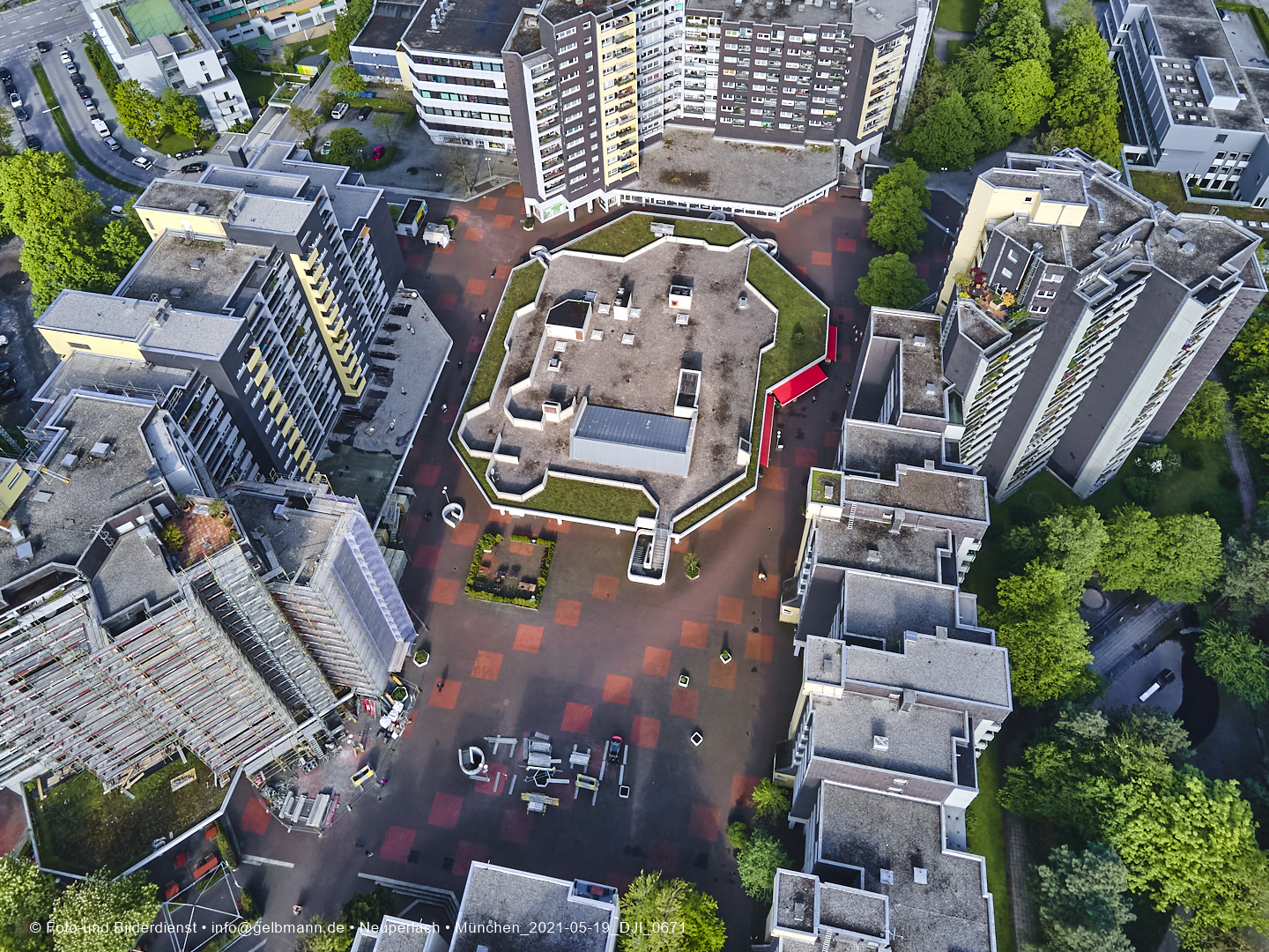 19.05.2021 - Großsanierung im Marx-Zentrum und kleine Sanierung am Karl-Marx-Ring 52-62