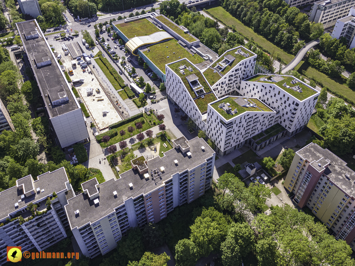 31.05.2021 - der Wohnring, Plettzentrum und die ehemalige Allianz-Versicherung in Neuperlach