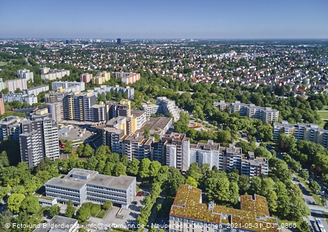 31.05.2021 - Marx-Zentrum und Karl-Marx-Ring 52-62 und Studentenwohnheim in Neuperlach