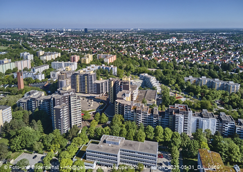 31.05.2021 - Marx-Zentrum und Karl-Marx-Ring 52-62 und Studentenwohnheim in Neuperlach