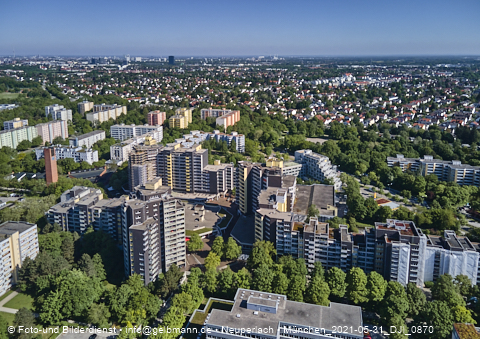 31.05.2021 - Marx-Zentrum und Karl-Marx-Ring 52-62 und Studentenwohnheim in Neuperlach
