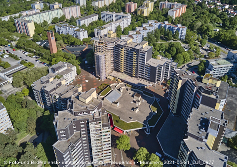 31.05.2021 - Marx-Zentrum und Karl-Marx-Ring 52-62 und Studentenwohnheim in Neuperlach