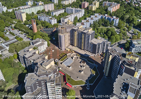 31.05.2021 - Marx-Zentrum und Karl-Marx-Ring 52-62 und Studentenwohnheim in Neuperlach