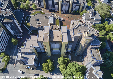 31.05.2021 - Marx-Zentrum und Karl-Marx-Ring 52-62 und Studentenwohnheim in Neuperlach