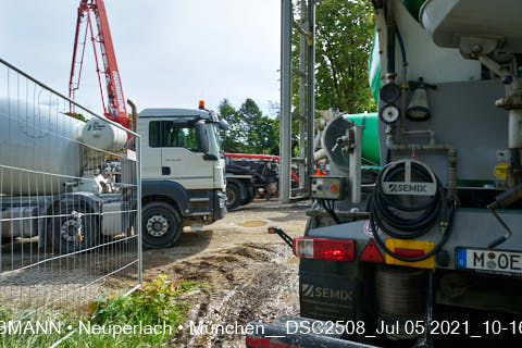 05.07.2021 - neuperlach.org.gelbmann.org zeigt aktuelle Baustellenfotos von der Grundschule am Karl-Marx-Ring in Neuperlach